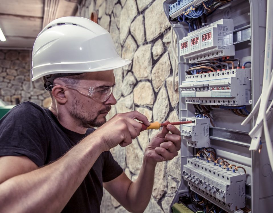 חיבור גנרטור לארון חשמל