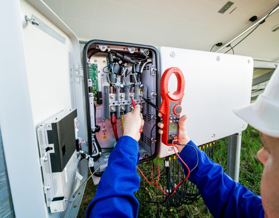 בקר החלפה גנרטור חברת החשמל